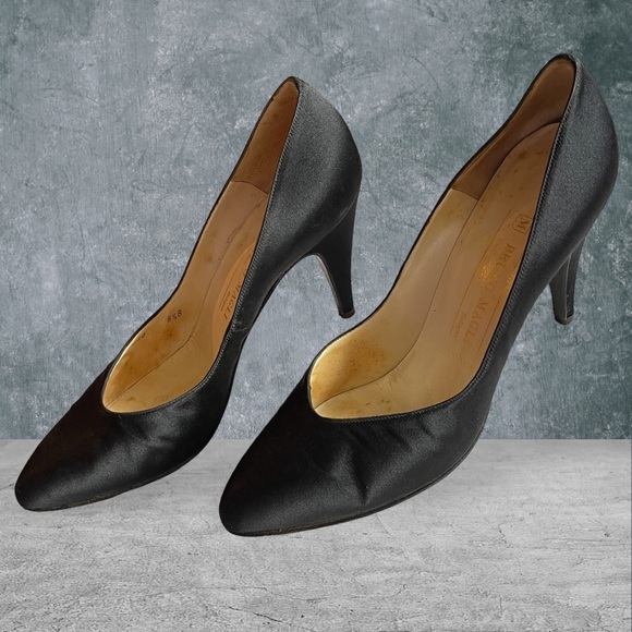 Bruno Magli Satin Black Heels Vintage - Picture 7 of 15
